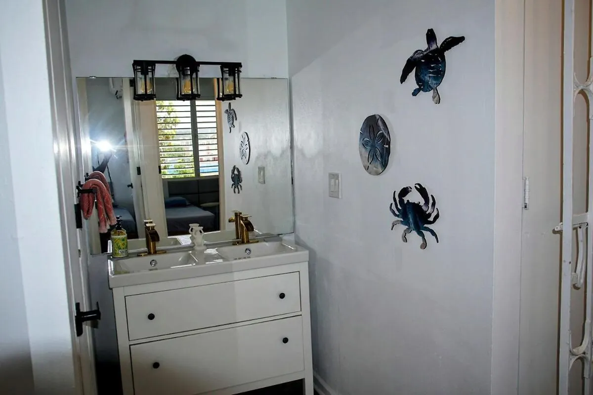 Best Beach In Pr! Beachfront 6 Bedr & Food Forest Luquillo Holiday home
