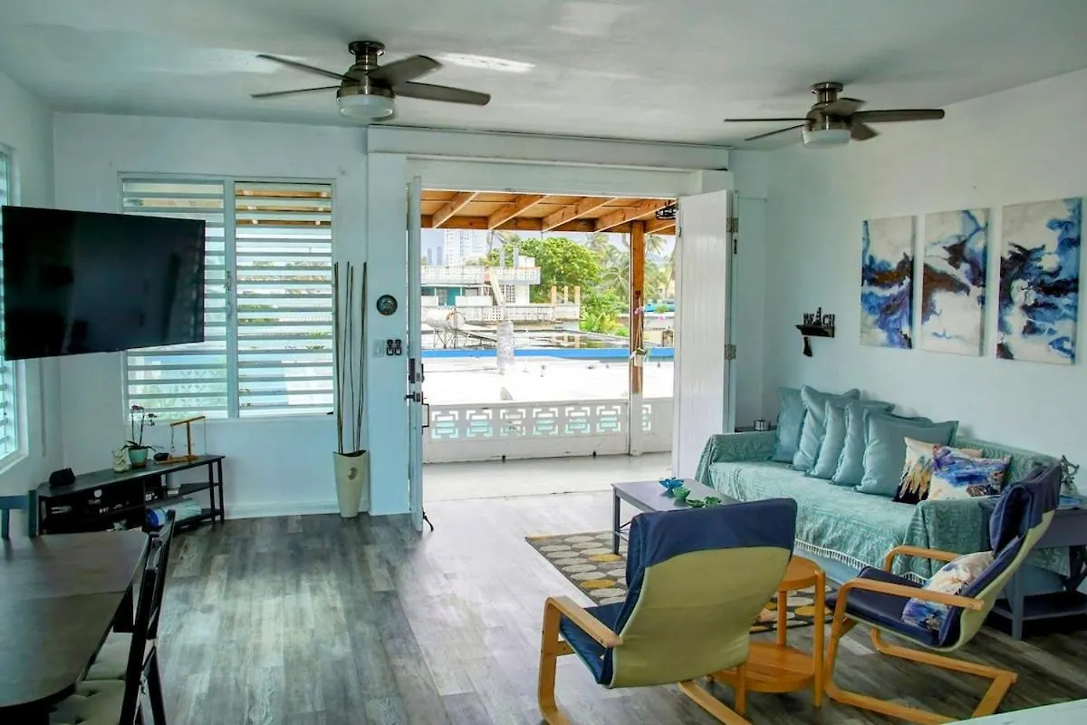 Holiday home Best Beach In Pr! Beachfront 6 Bedr & Food Forest Luquillo